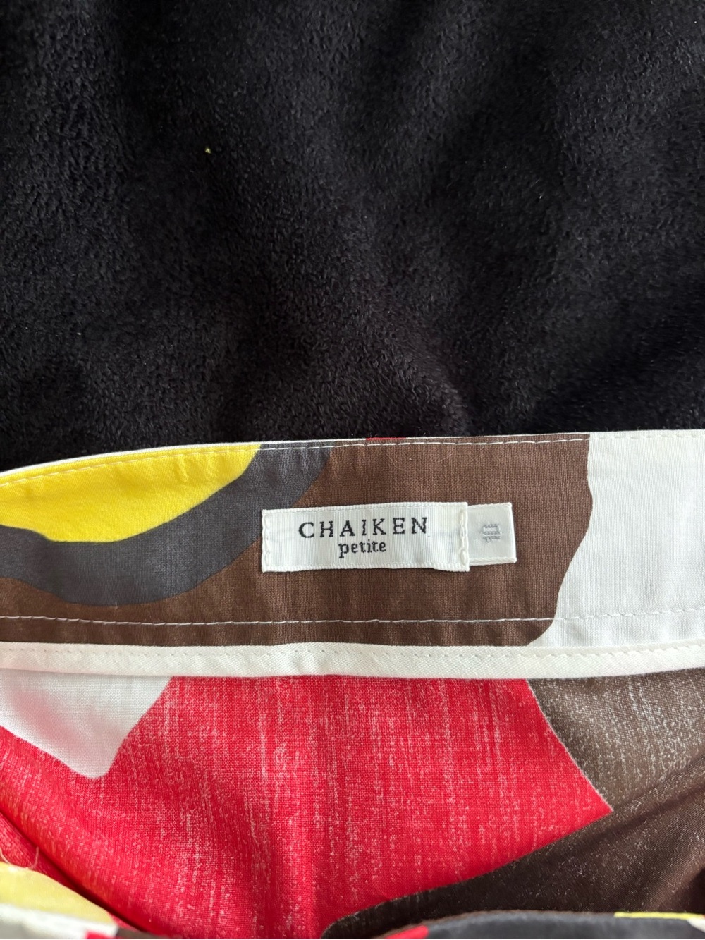Floral-Print Women's Skort in Red, Black & White never been worn - Picture 2 of 2